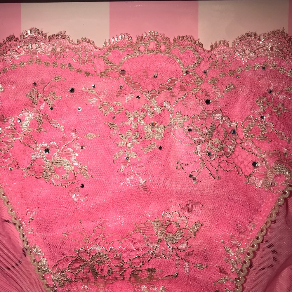 Victoria's Secret Shimmery lace bikini Panty - Picture 4 of 8